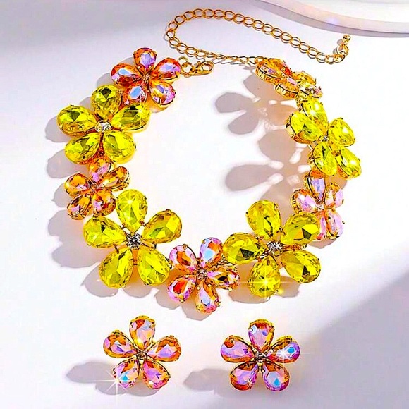 Elegant Austrian Crystal Flower Necklace Earrings Set Multi Color Gold S… - Picture 2 of 4